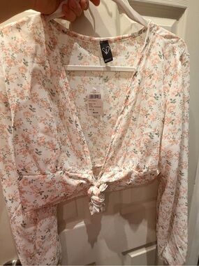 Windsor Floral Tie-Front Long Sleeve Crop Top - White with Peach & Sage